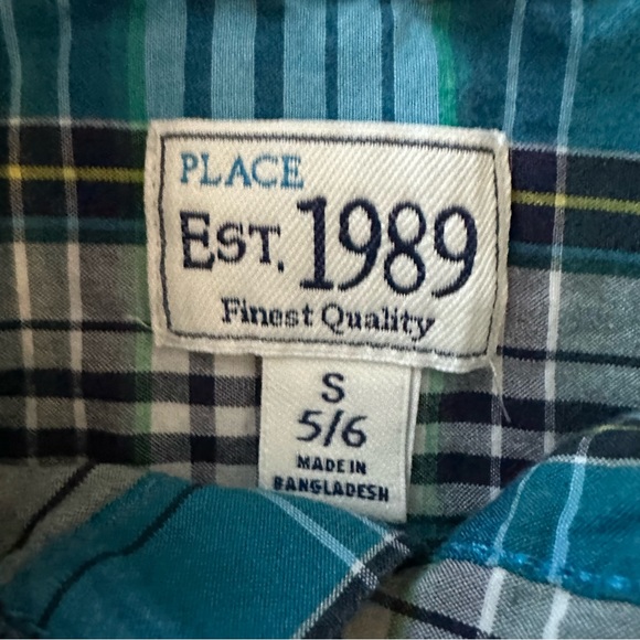 Boys 5/6 Children’s Place button down shirt - Picture 2 of 2